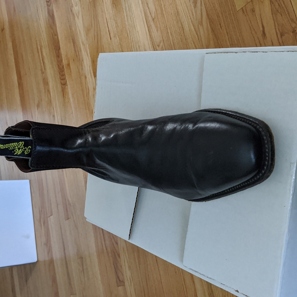 R.M WILLIAMS RIGHT BOOT ONLY